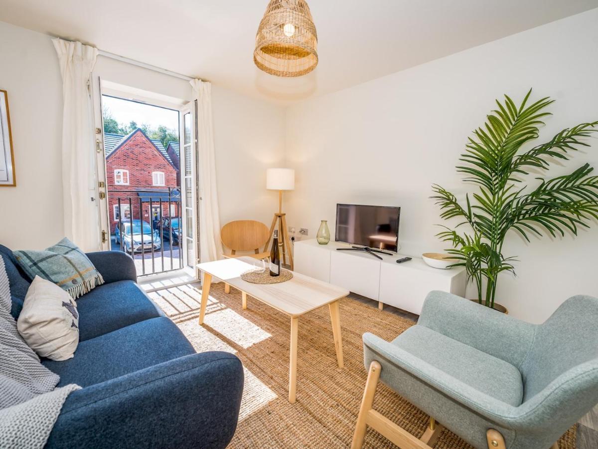 Apartment Pass The Keys Brand New 1 Bedroom Modern Contemporary *