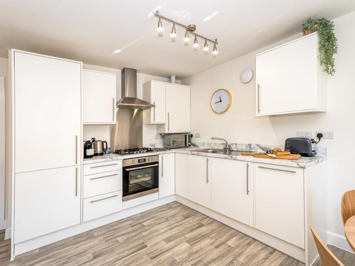 Apartment Pass The Keys Brand New 1 Bedroom Modern Contemporary
